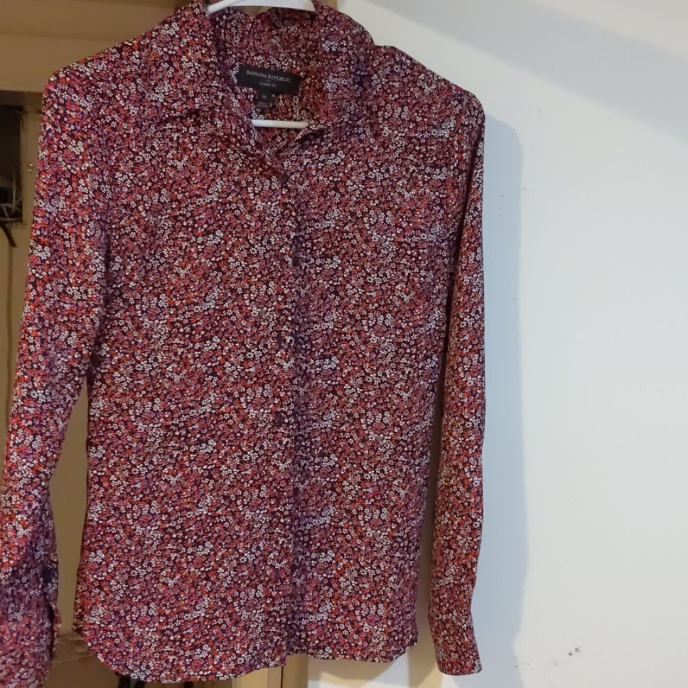 Banana republic floral button down blouse